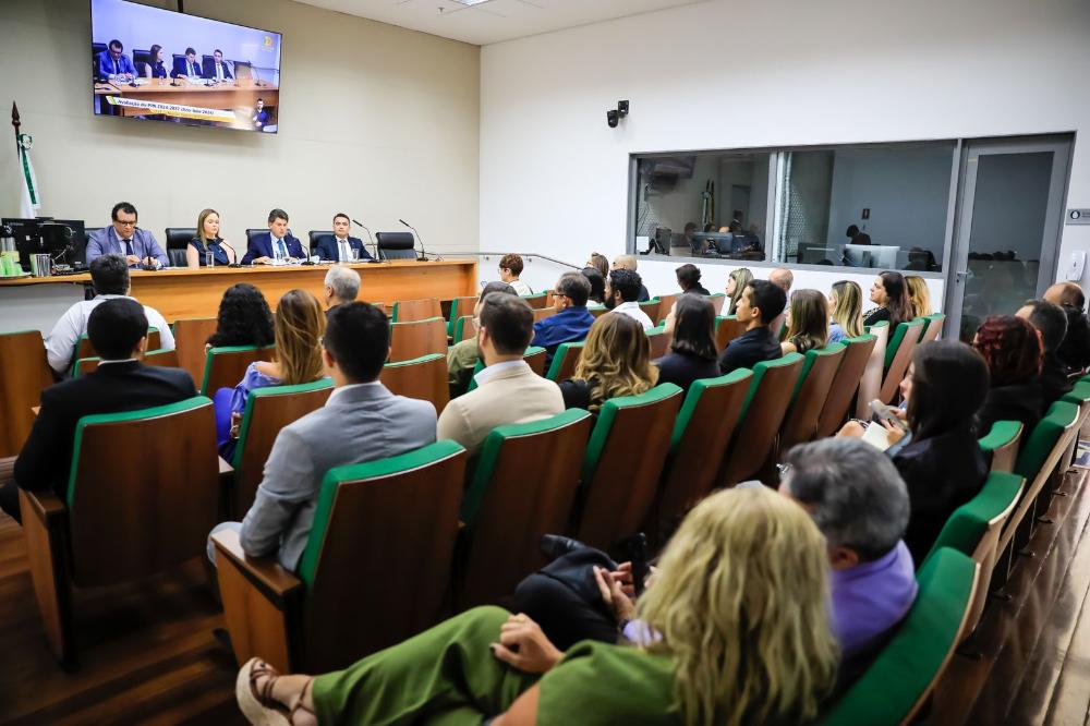 Capa da notícia: GDF apresenta resultados do primeiro ano de execução do Plano Plurianual à Câmara Legislativa